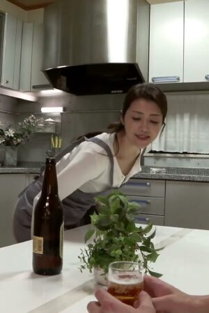 Maki Hojo và JUQ-851: Va chạm cuồng nhiệt, nhịp điệu dồn dập không ngừng