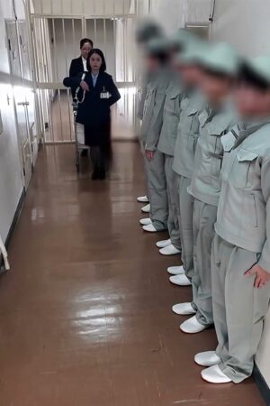 Minamo và START-320: Nữ cai ngục “trị liệu” tù nhân, va chạm cuồng nhiệt